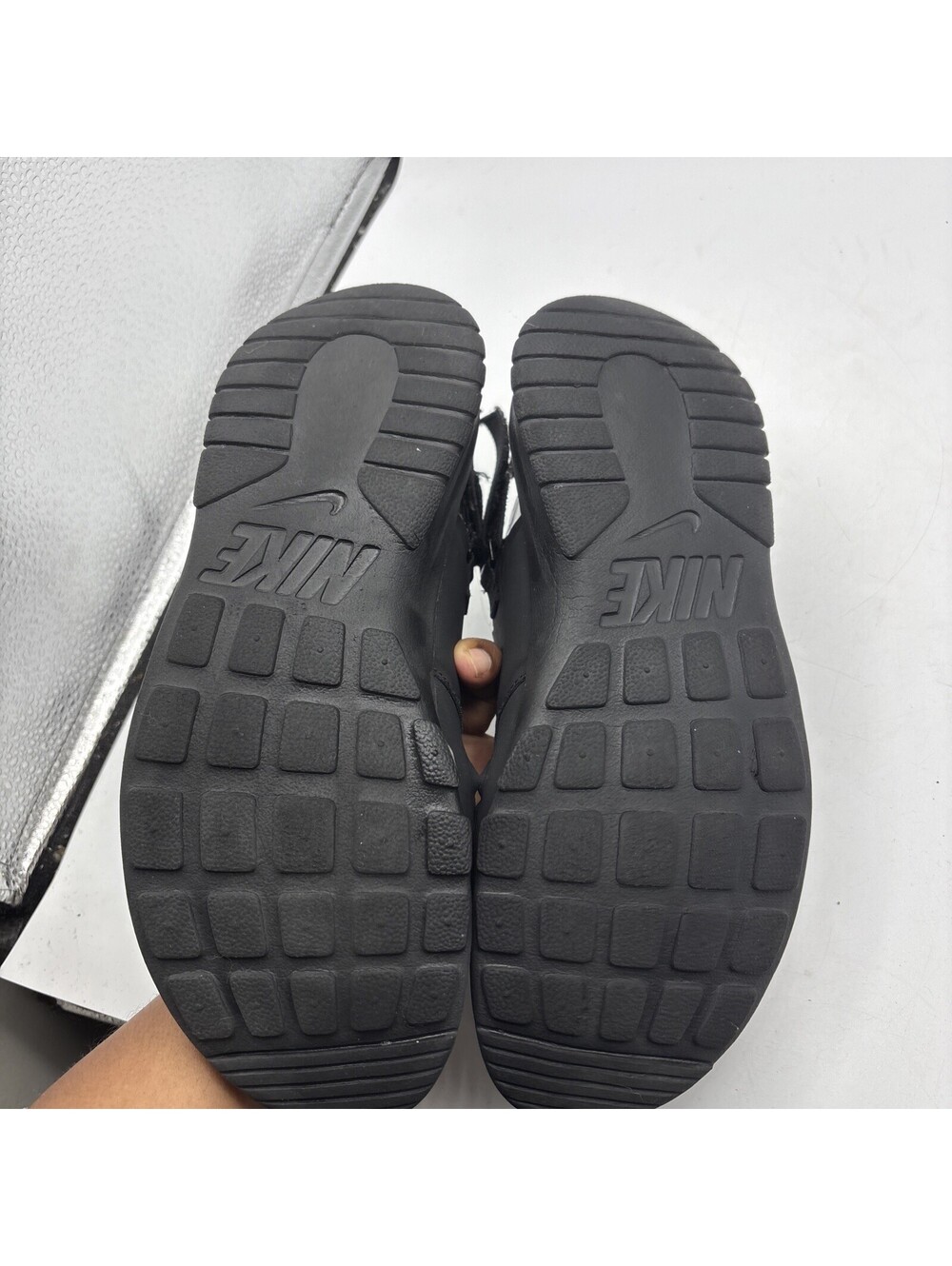 Nike Tanjun Sandal Black White Womens 882694-001 Size 9 - Picture 3 of 8